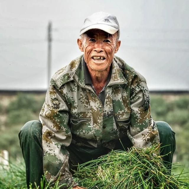 险些命丧深山，他独自航拍中国34省，拍下的照片让人热泪盈眶